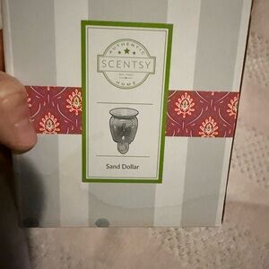 Scentsy Sand Dollar Warmer - Elegant Gray